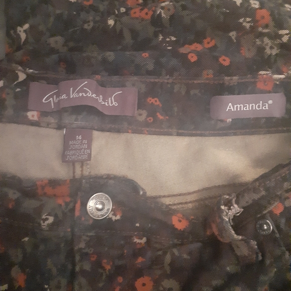 Gloria Vanderbilt Tapered Leg Floral Jeans - Picture 6 of 9